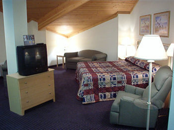 Ameristay Inn & Suites Waverly Exterior photo